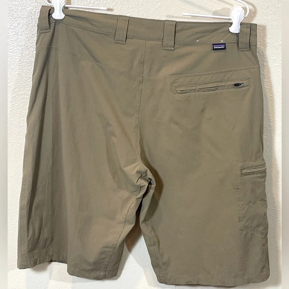 Patagonia  men's Tribune Shorts 32 - Picture 2 of 9